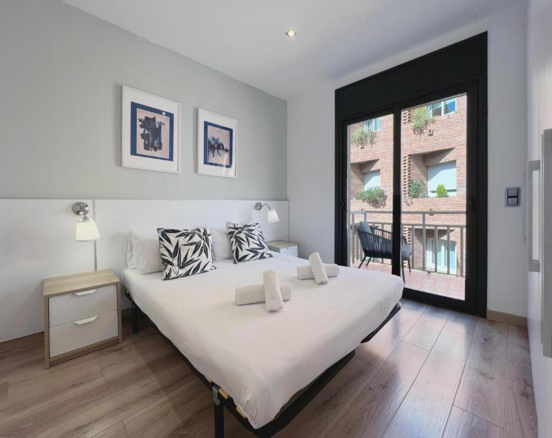 Penthouse With Amazing Terrace, 9p 3bd Barcelone