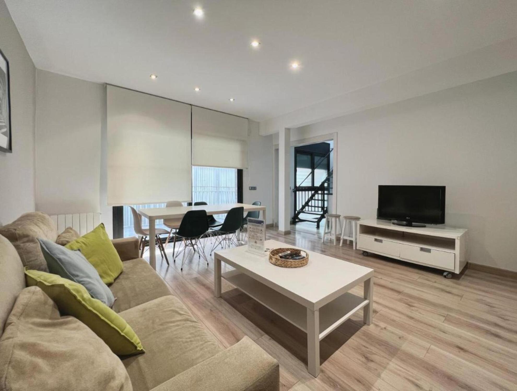 Penthouse With Amazing Terrace, 9p 3bd Appartement