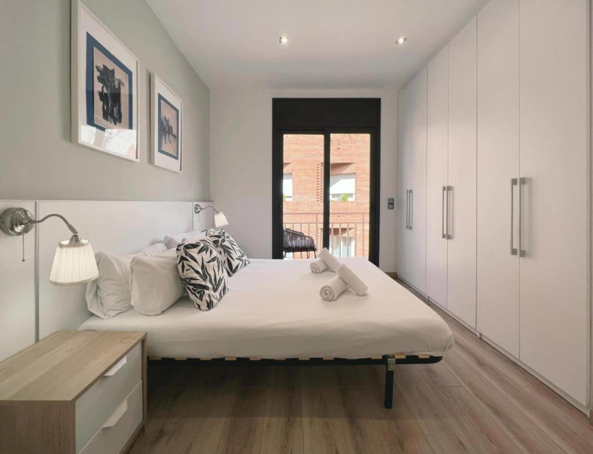 Penthouse With Amazing Terrace, 9p 3bd *